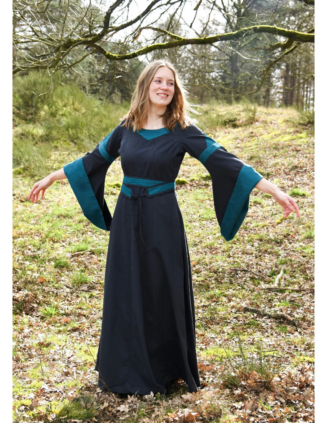 Bliaut Konstanze Robe Médiévale, bleu foncé ⚔️ Boutique Épées