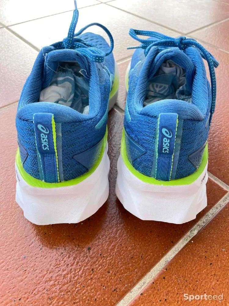 Chaussure de running Asics Novablast 2 d'occasion Ajouté le : 02/11/2023