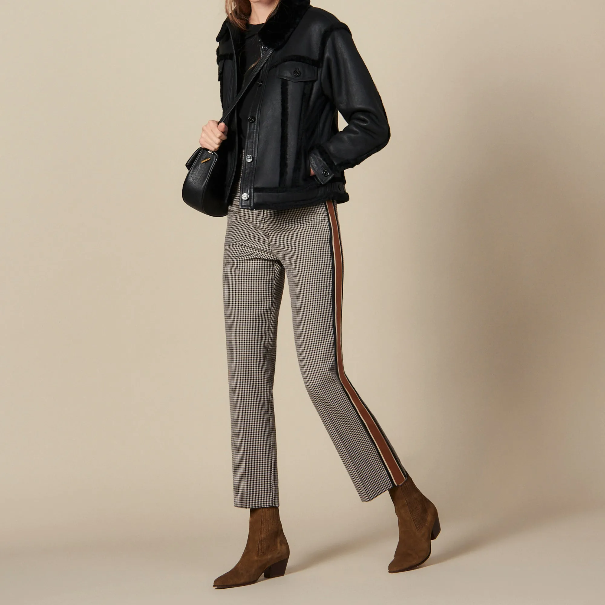 Pantalon droit à carreaux et galons