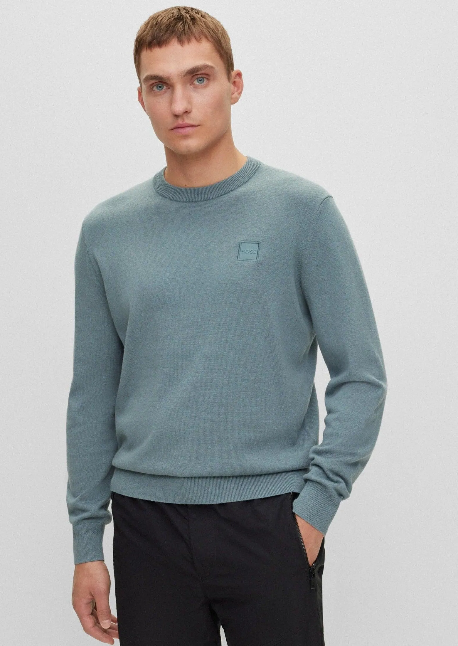 Pull BOSS bleu