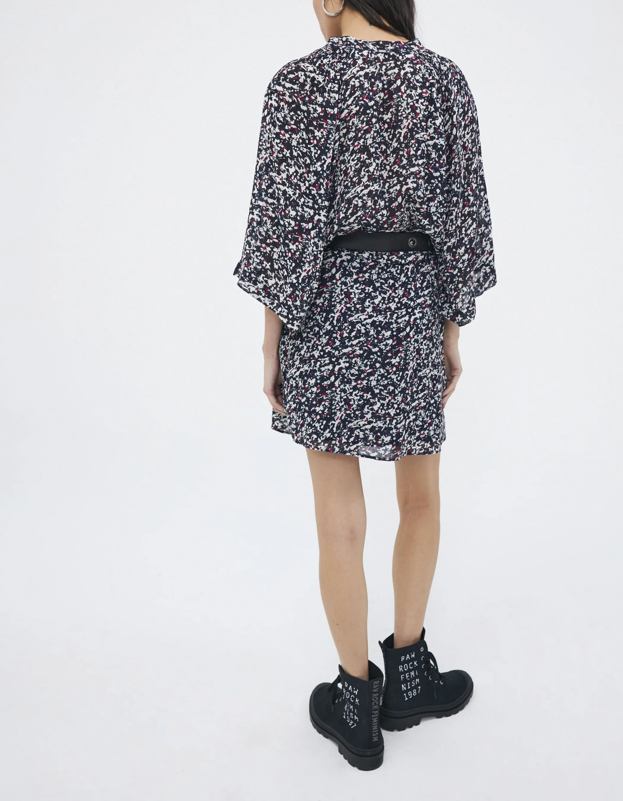 Robe courte marine imprimé tachiste femme