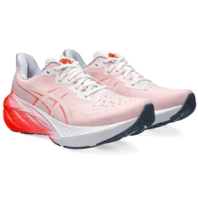 W Asics Novablast 4