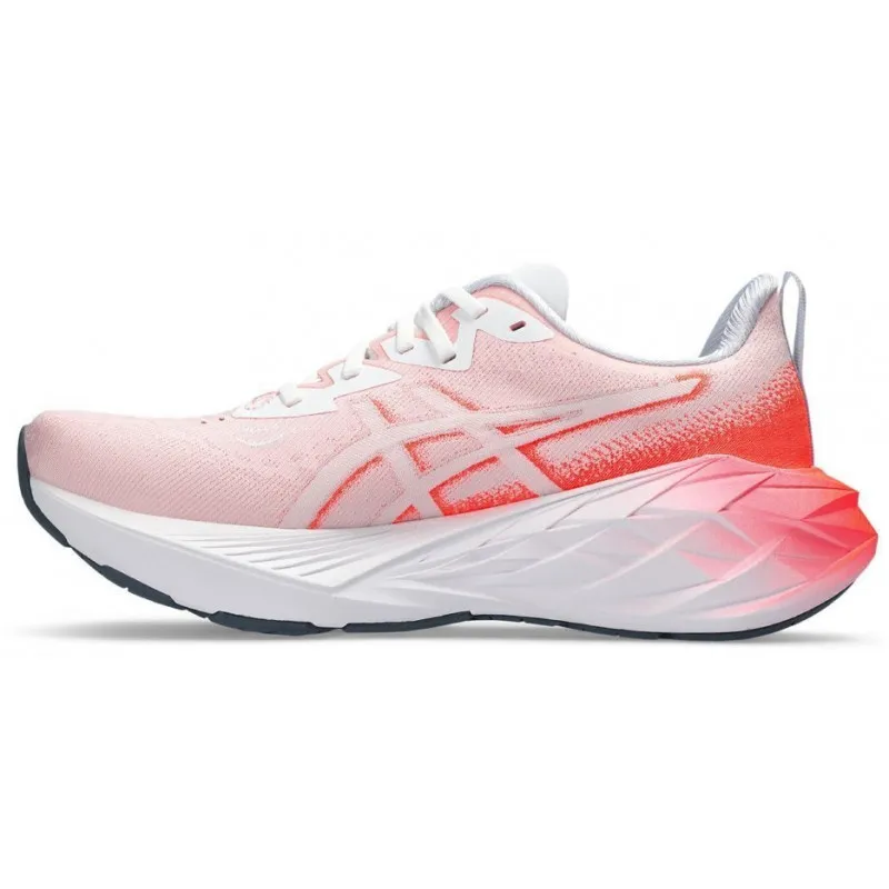 W Asics Novablast 4