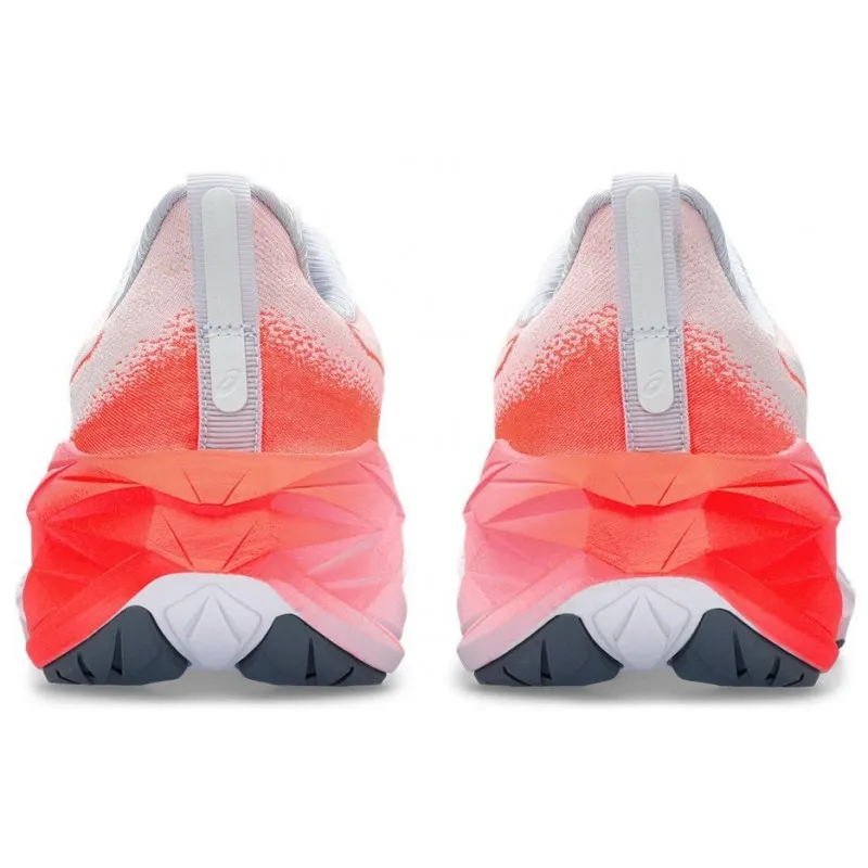 W Asics Novablast 4